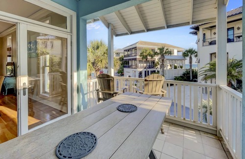 Sunnyside House | Seaside Serenity | Community Heated Pool | Private Beach Access | Tennis, Pickleball and Basketball