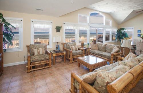 Sandbridge House | Seaside Serenade