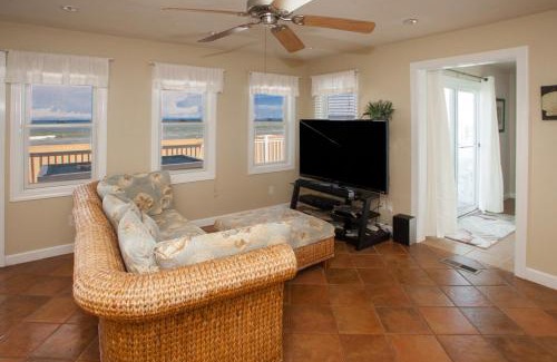 Sandbridge House | Seaside Serenade