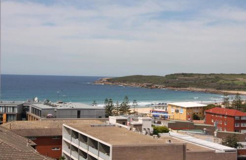 Maroubra Apartment | Seaside Serenity Stunning Beach Views in Maroubra