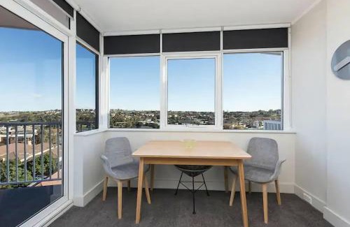Maroubra Apartment | Seaside Serenity Stunning Beach Views in Maroubra