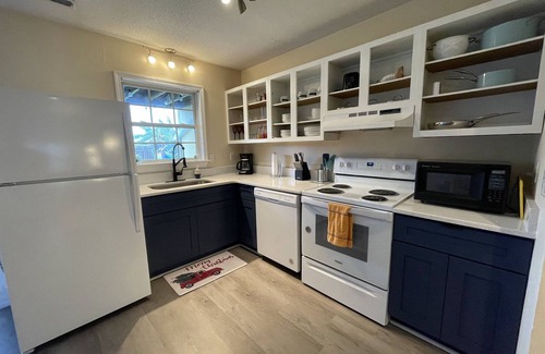 Atlantic Beach House | Seaside Serenity @ TopShelfStays: Chic & Cozy Townhouse