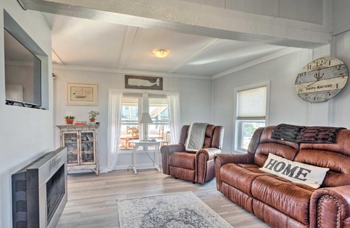 Matunuck House | Seaside SK Getaway Steps to Matunuck Beach!