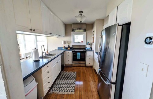 Ellsworth House | Seaside Spindle Cottage