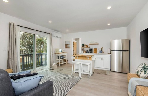 Marina Peninsula Apartment | Seaside Studio, A/C, Parking, WD