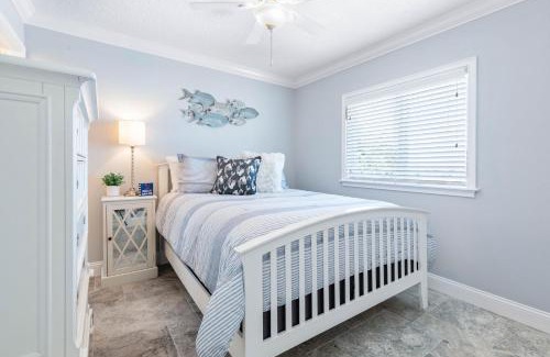 Flagler Beach Apartment | Seaside Sunrise, 1 blk from Ocean, Free Parking