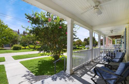 Cape Charles House | Seaside - Traditional duplex in historic downtown!