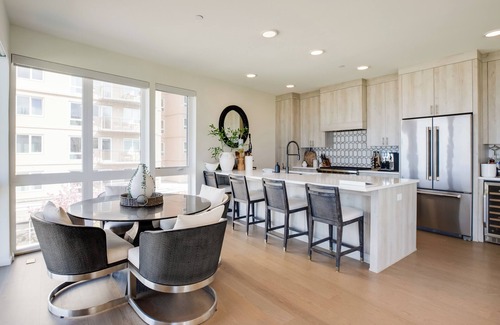 Seaside Condo | Seaside Vacation Rental: Walk to Beach & Downtown!