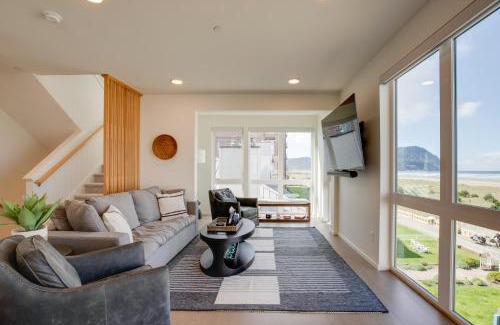 Seaside Apartment | Seaside Vacation Rental Walk to Beach and Downtown!