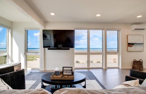 Seaside Apartment | Seaside Vacation Rental Walk to Beach and Downtown!