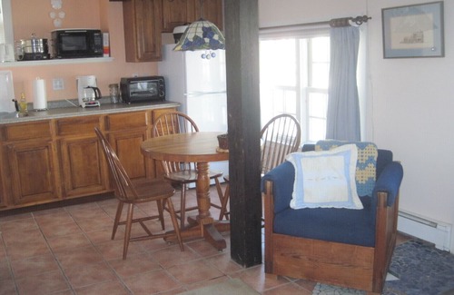 Rockport Apartment | Seaside vacation studio steps from beaches and harbor area in historic Rockport