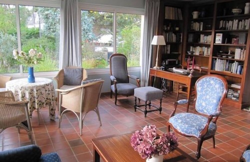 Carnac House | Seaside villa, 100 m from the beach, large garden, 3-star rating