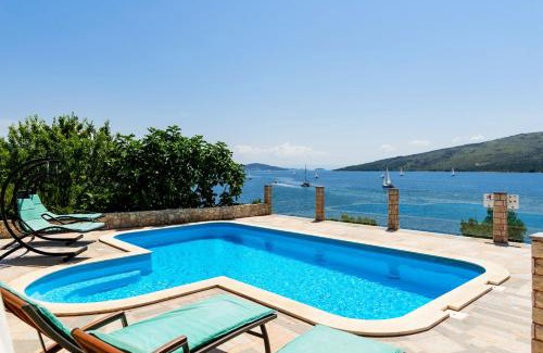 Poljica House | Seaside Villa Lara Mit Beheiztem Swimmingpool