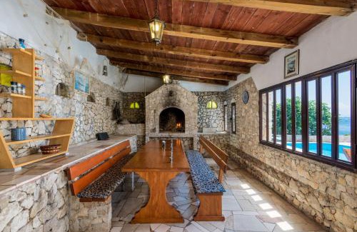 Poljica House | Seaside Villa Lara Mit Beheiztem Swimmingpool