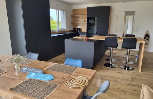 Santec House | Seaside villa - Spa, paddle, GR34 - Rated 4 stars