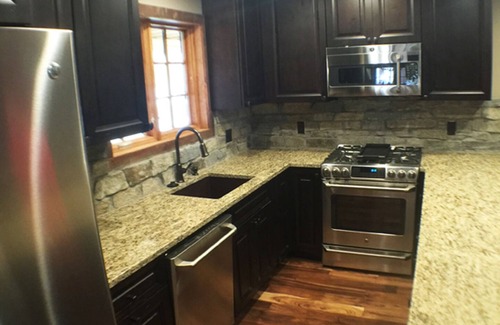Ludlow House | Seasonal- Luxury on Okemo overlooking mountain stream, WALK to SACHEM Trail !