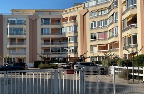 Montpellier Apartment | Seasonal rental le grau du roi Animals accepted. 200 m from the beach