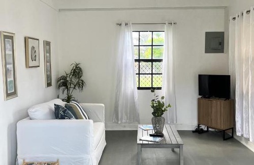 Prospect House | Seaspray, St James