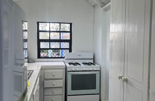 Prospect House | Seaspray, St James