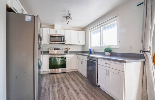 SeaTac House | Seatac 2 BR Upper Unit 5 min to Airport