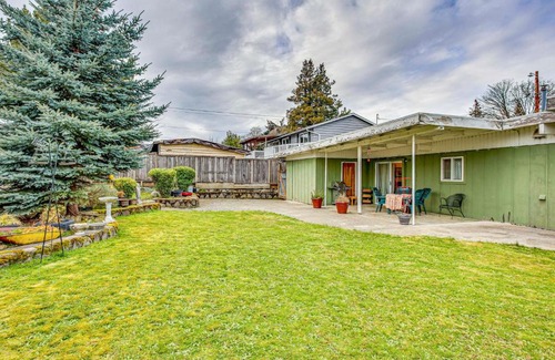 SeaTac House | SeaTac Home with Patio and Grill - 3 Mi to Airport!