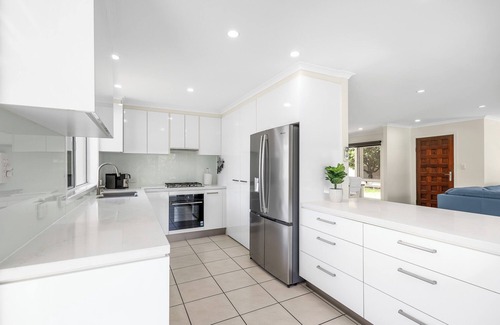 Mooloolaba Villa | Seatides Mooloolaba -Pet friendly luxury home with heated pool!