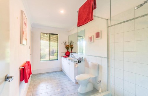Two Rocks Bed & Breakfast | Seatrees Accommodation