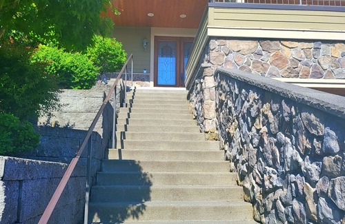 Leschi House | Seattle oasis centrally located with lovely views of Lake Washington