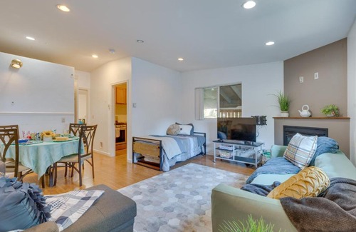 Pinehurst Apartment | Seattle Retreat Patio, Outdoor Dining and Fireplace