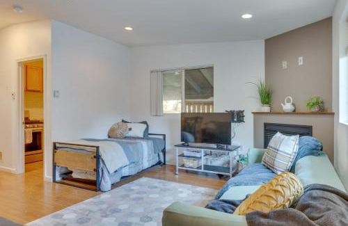 Pinehurst Apartment | Seattle Retreat Patio, Outdoor Dining and Fireplace
