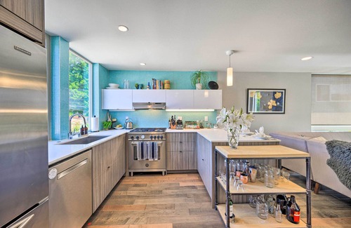 Sunset Hill House | Seattle Retreat w/Canal + Mountain Rooftop Views!