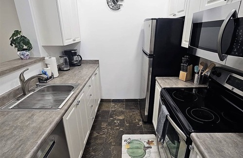 Belltown Condo | Seattle's Heart in Belltown/4guest/Space Neddle view