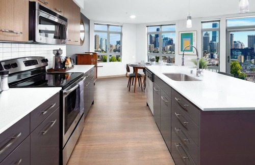 Cascade Apartment | Seattle Space Needle View Luxe Penthouse in Capital Hill