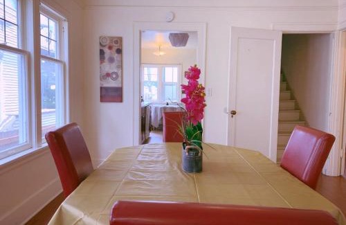 Eastlake House | Seattle Urban Village-Private Room-Cascade