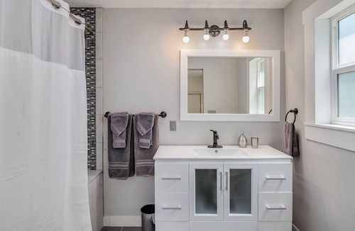 Seattle Metro Area House | Seattle Vacation Home: Rainier waterfront home - Great Location | Amazing Views! | 5* Hospitality