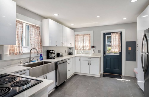 Seattle Metro Area House | Seattle Vacation Home: Rainier waterfront home - Great Location | Amazing Views! | 5* Hospitality