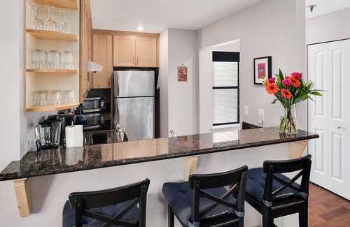 Mann Apartment | Seattle Vacation Home: Thomas Lodge "Vermont" - Bright 1 Bed/1 Bath
