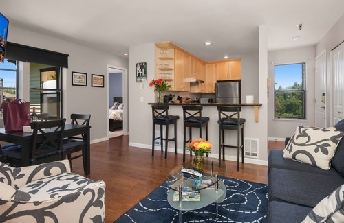 Mann Apartment | Seattle Vacation Home: Thomas Lodge "Philly" - Bright 1 Bed/1 Bath