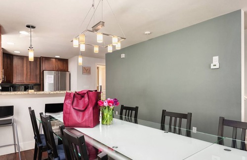 Mann House | Seattle Vacation Home: The Port - 3 bed/2.5 bath, great location