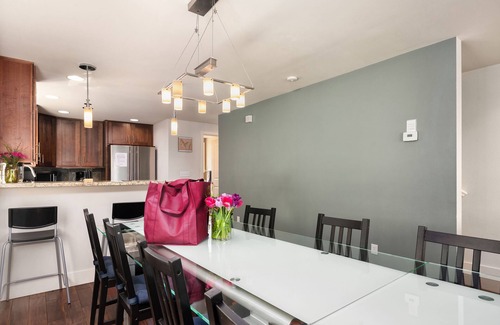 Mann House | Seattle Vacation Home - The Port