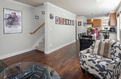 Mann House | Seattle Vacation Home: Wall St.