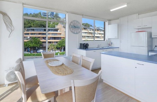Avoca Beach Apartment | Seaview 7 - Prime Position Beachside Holiday