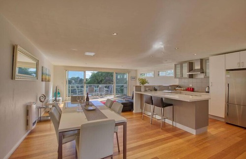 Binalong Bay Apartment | Seaview Apartment Bay of Fires