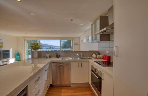 Binalong Bay Apartment | Seaview Apartment Bay of Fires
