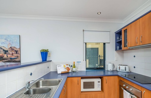 Ledge Point House | Seaview Apartment