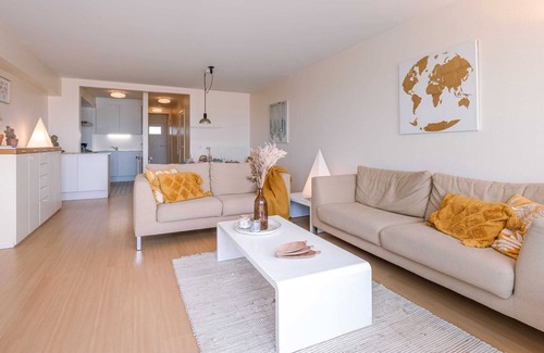 Heist Apartment | Seaview apartment on 7th floor at the beachfront