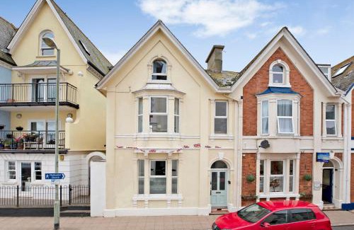 Teignmouth Apartment | Seaview at No. 26 Northumberland Place