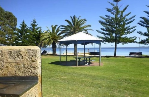 Rockingham Apartment | Seaview Beach Apartment
