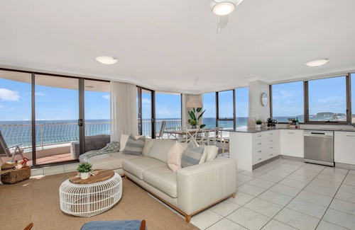 Mermaid Beach Apartment | SeaView Beachfront on Albatross