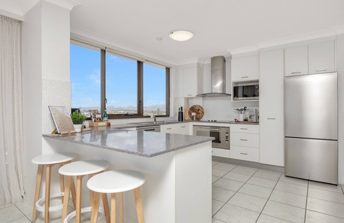 Mermaid Beach Apartment | SeaView Beachfront on Albatross